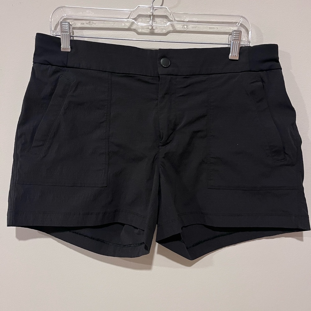 Athleta Black Cargo Shorts Mid-Length